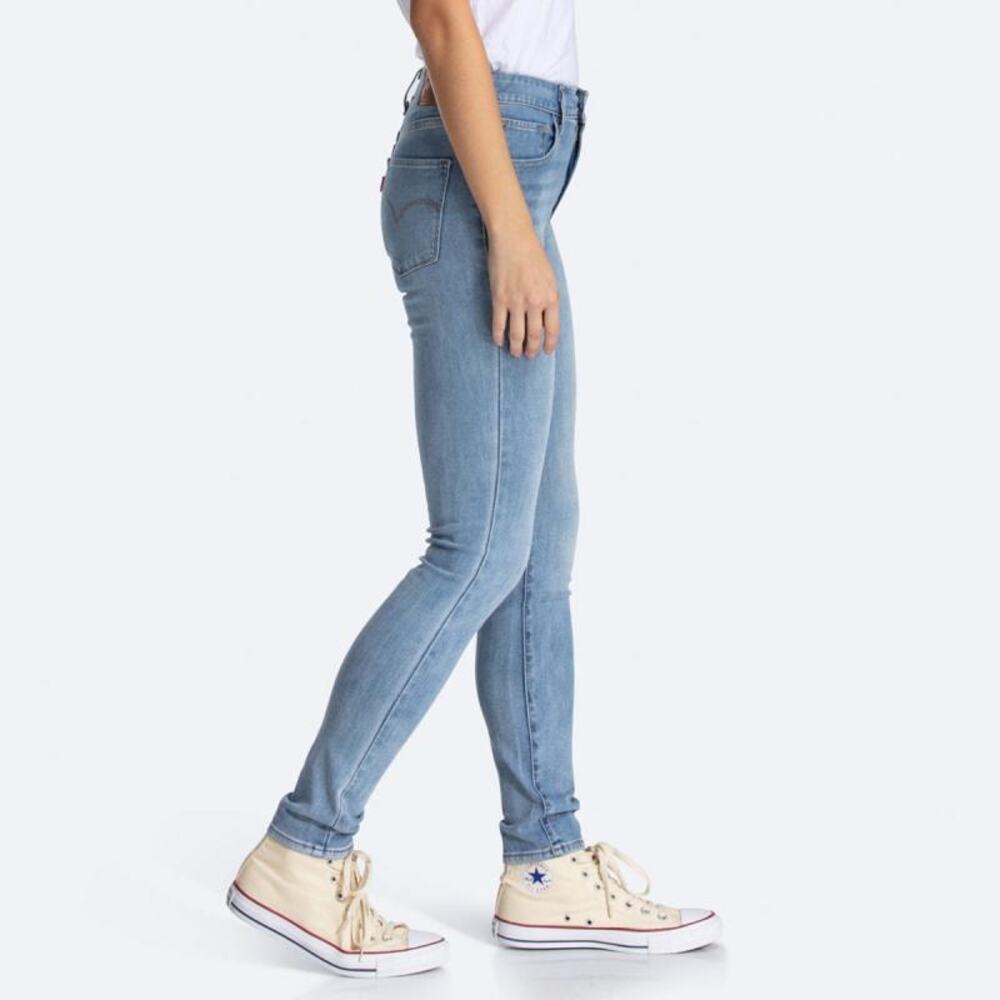 Levi's Premium 721 High Rise Skinny Quick Draw Celana Wanita Light Wash 31‎ - Picture 3 of 14